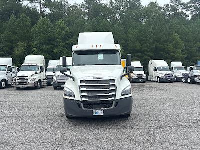 Used 2020 Freightliner Cascadia Detroit DD13 Semi Truck for sale #337209 - photo 2