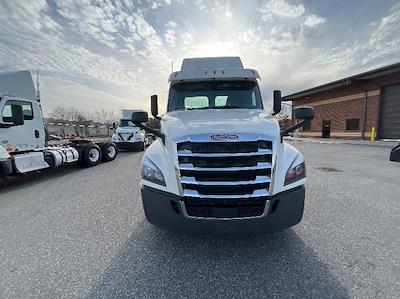 Used 2020 Freightliner Cascadia Detroit DD13 Semi Truck for sale #337305 - photo 2