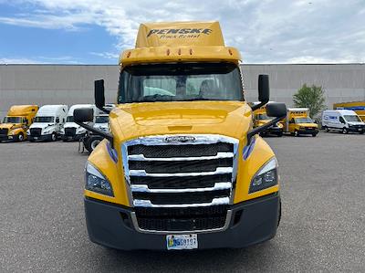 Used 2020 Freightliner Cascadia Detroit DD13 Semi Truck for sale #337372 - photo 2