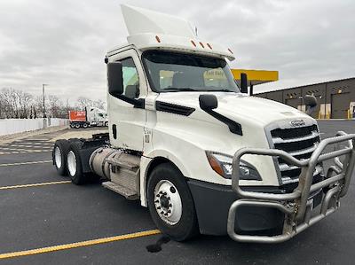 Used 2020 Freightliner Cascadia Detroit DD13 Semi Truck for sale #337446 - photo 1