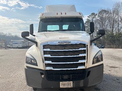 Used 2020 Freightliner Cascadia - photo 1