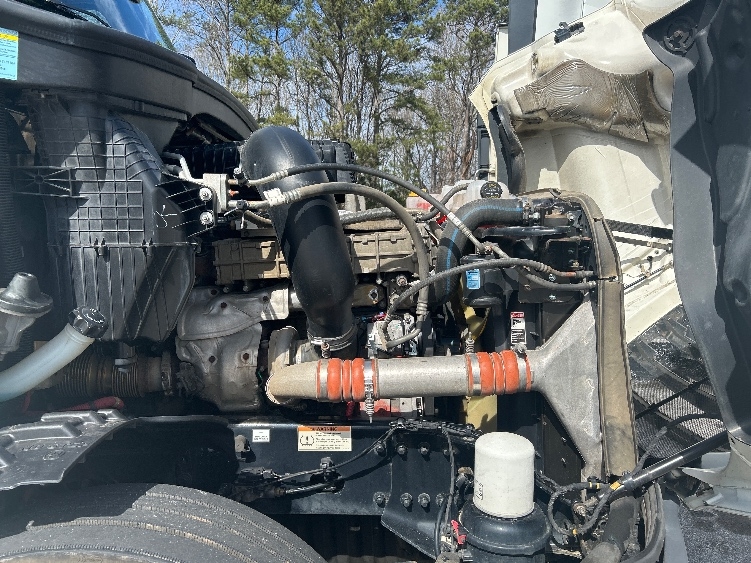 Used 2020 Freightliner Cascadia - photo 17