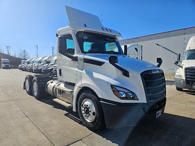 Used 2020 Freightliner Cascadia - photo 1