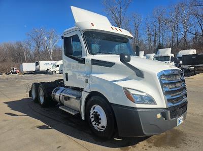 Used 2020 Freightliner Cascadia - photo 1