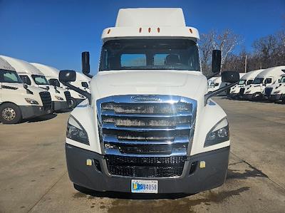 Used 2020 Freightliner Cascadia - photo 1