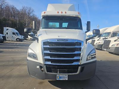 Used 2020 Freightliner Cascadia - photo 1