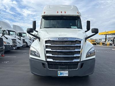 Used 2020 Freightliner Cascadia Detroit DD15AT Semi Truck with Sleeper Cab for sale #337625 - photo 2
