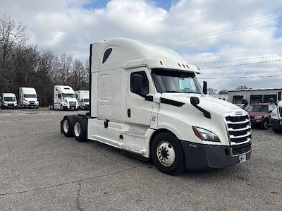 Used 2020 Freightliner Cascadia - photo 1