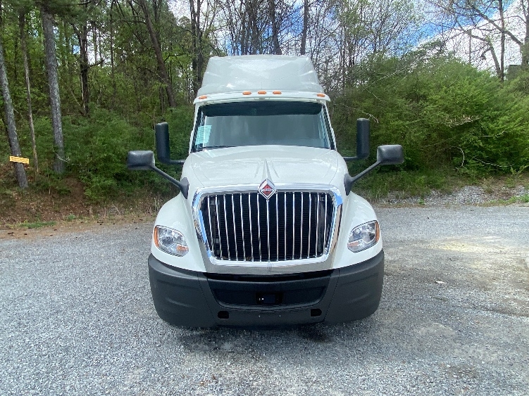 Used 2020 International LT - photo 2