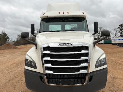 Used 2020 Freightliner Cascadia - photo 1