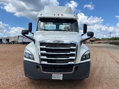 Used 2020 Freightliner Cascadia Cummins X15 Semi Truck for sale #338395 - photo 2