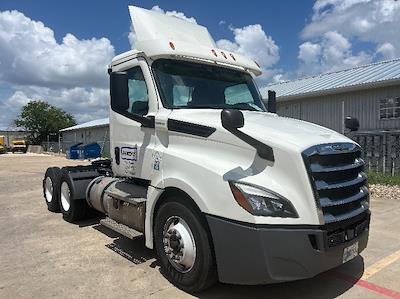 Used 2020 Freightliner Cascadia Cummins X15 Semi Truck for sale #338405 - photo 1