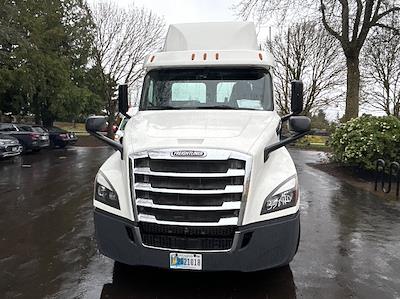 Used 2020 Freightliner Cascadia Cummins X15 Semi Truck for sale #338410 - photo 2