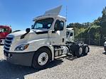Used 2020 Freightliner Cascadia Cummins X15 Semi Truck for sale #338430 - photo 3