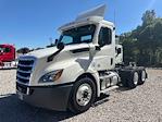 Used 2020 Freightliner Cascadia Cummins X15 Semi Truck for sale #338432 - photo 3