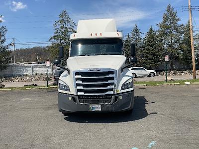 Used 2020 Freightliner Cascadia Cummins X15 Semi Truck for sale #338539 - photo 2