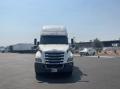 Used 2020 Freightliner Cascadia Cummins X15 Semi Truck with Sleeper Cab for sale #338656 - photo 2