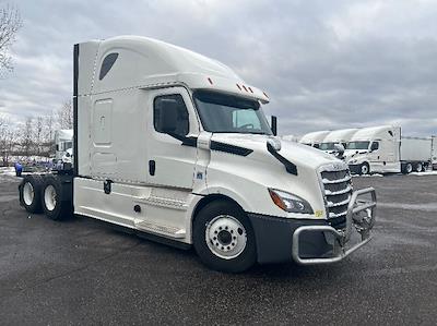 Used 2020 Freightliner Cascadia Cummins X15 Semi Truck with Sleeper Cab for sale #338748 - photo 1