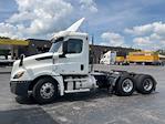 Used 2020 Freightliner Cascadia Detroit DD13 Semi Truck for sale #338817 - photo 5