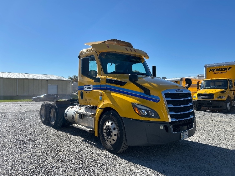 Used 2020 Freightliner Cascadia Semi Truck for sale in Reading, PA