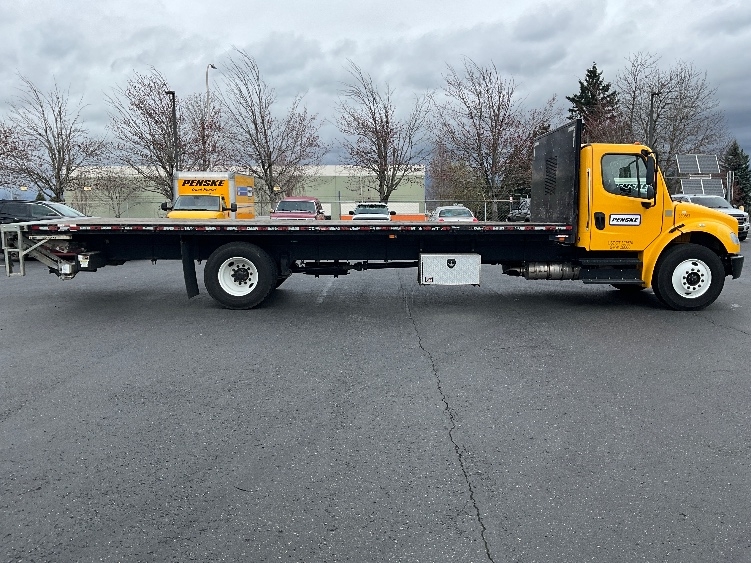 Used 2020 Freightliner M2 106 - photo 17