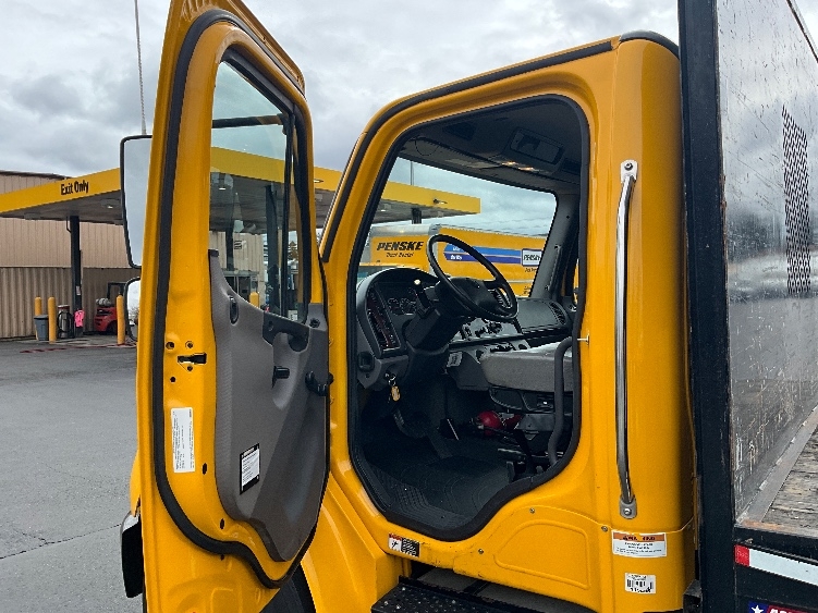 Used 2020 Freightliner M2 106 - photo 18