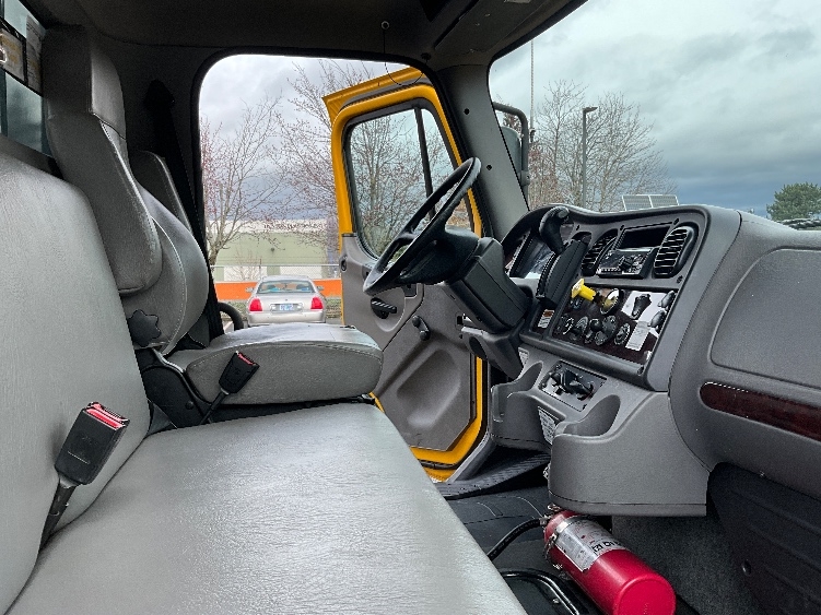 Used 2020 Freightliner M2 106 - photo 24