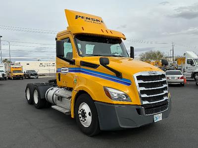 Used 2020 Freightliner Cascadia - photo 1