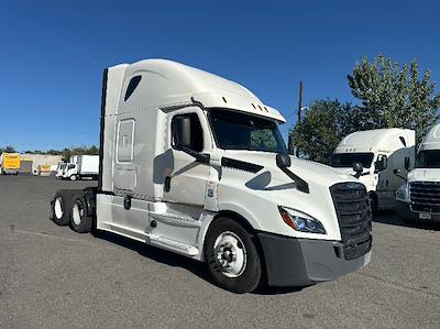 Used 2020 Freightliner Cascadia Cummins X15 Semi Truck with Sleeper Cab for sale #341065 - photo 1