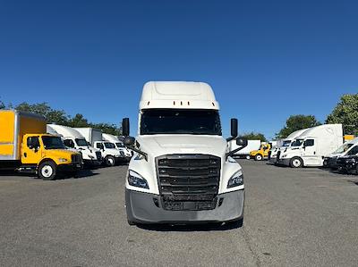 Used 2020 Freightliner Cascadia Cummins X15 Semi Truck with Sleeper Cab for sale #341065 - photo 2