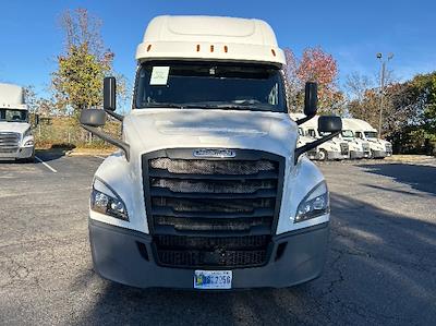 Used 2020 Freightliner Cascadia Cummins X15 Semi Truck with Sleeper Cab for sale #341086 - photo 2
