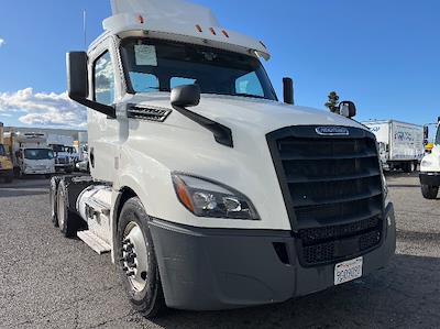 Used 2020 Freightliner Cascadia Cummins X15 Semi Truck for sale #341243 - photo 1