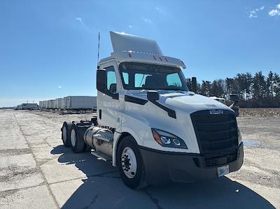 Used 2020 Freightliner Cascadia - photo 1