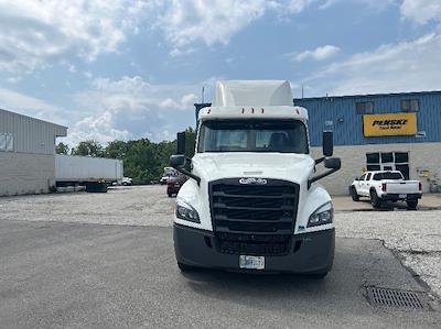 Used 2020 Freightliner Cascadia Cummins X15 Semi Truck for sale #341282 - photo 2