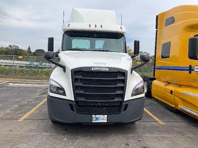 Used 2020 Freightliner Cascadia Cummins X15 Semi Truck for sale #341401 - photo 2