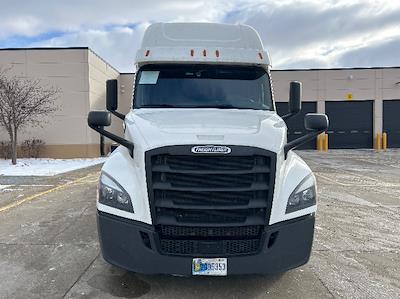 Used 2020 Freightliner Cascadia Cummins X15 Semi Truck with Sleeper Cab for sale #341483 - photo 2