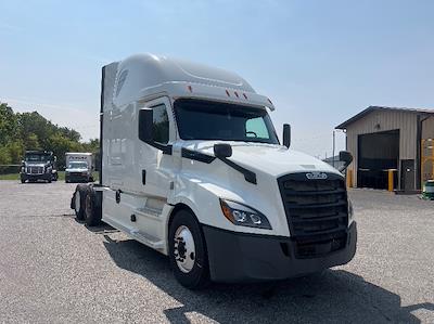 Used 2020 Freightliner Cascadia Cummins X15 Semi Truck with Sleeper Cab for sale #341587 - photo 1