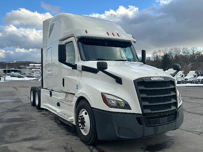 Used 2020 Freightliner Cascadia - photo 1