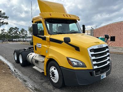 Used 2020 Freightliner Cascadia Detroit DD13 Semi Truck for sale #341752 - photo 1