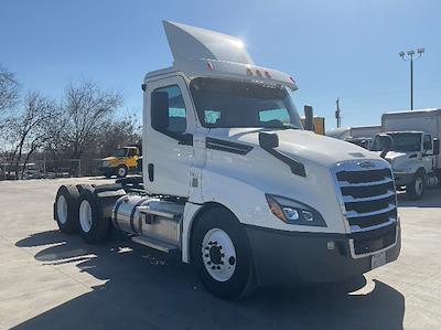 Used 2020 Freightliner Cascadia - photo 1