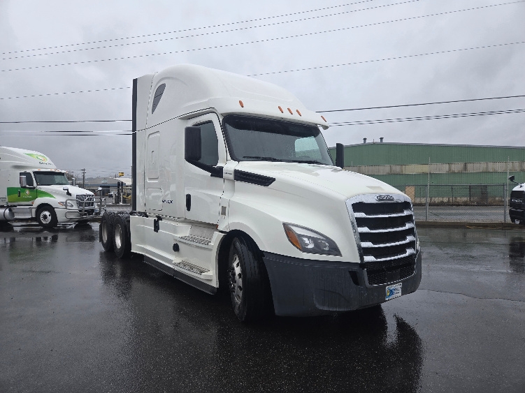 Used 2020 Freightliner Cascadia - photo 1