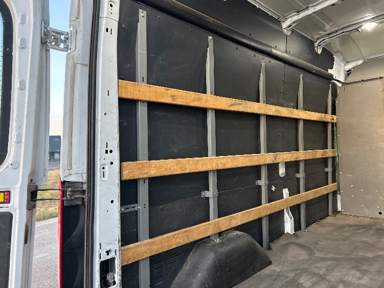 Used 2019 Ford Transit 250 - photo 10
