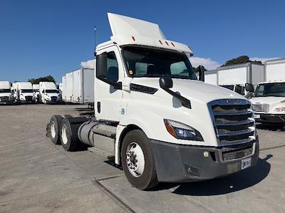 Used 2020 Freightliner Cascadia Detroit DD13 Semi Truck for sale #344436 - photo 1