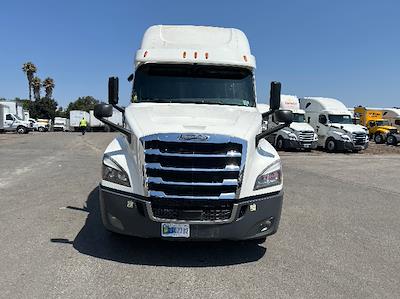 Used 2020 Freightliner Cascadia Detroit DD15AT Semi Truck with Sleeper Cab for sale #344488 - photo 2