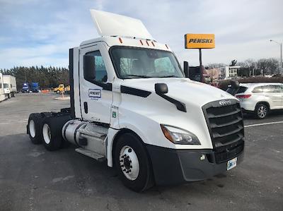 Used 2021 Freightliner Cascadia - photo 1