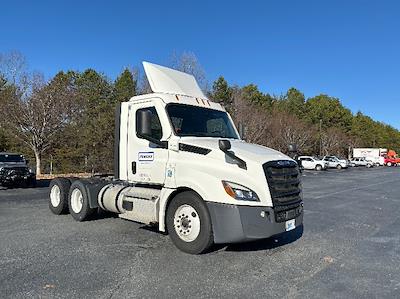 Used 2021 Freightliner Cascadia Detroit DD13 Semi Truck for sale #344713 - photo 1