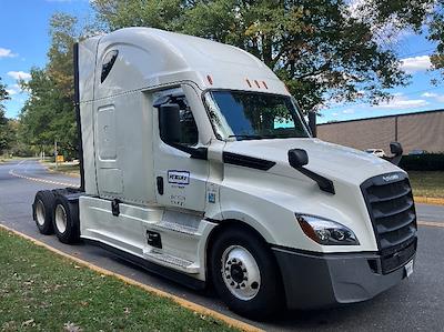 Used 2021 Freightliner Cascadia Detroit DD15AT Semi Truck with Sleeper Cab for sale #344883 - photo 1