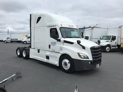 Used 2021 Freightliner Cascadia Detroit DD15AT Semi Truck with Sleeper Cab for sale #344889 - photo 1