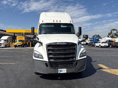 Used 2021 Freightliner Cascadia Detroit DD15AT Semi Truck with Sleeper Cab for sale #344893 - photo 2