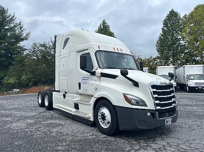 Used 2021 Freightliner Cascadia Detroit DD15AT Semi Truck with Sleeper Cab for sale #344899 - photo 1